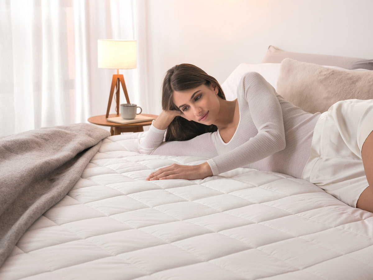 Snowed In Organic Cotton Warming Mattress Protector - King with Dual Controllers