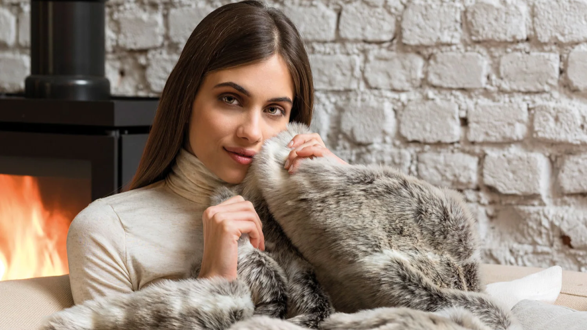 How to Keep Warm in Winter: The Full Guide to Cost-effective Warmth