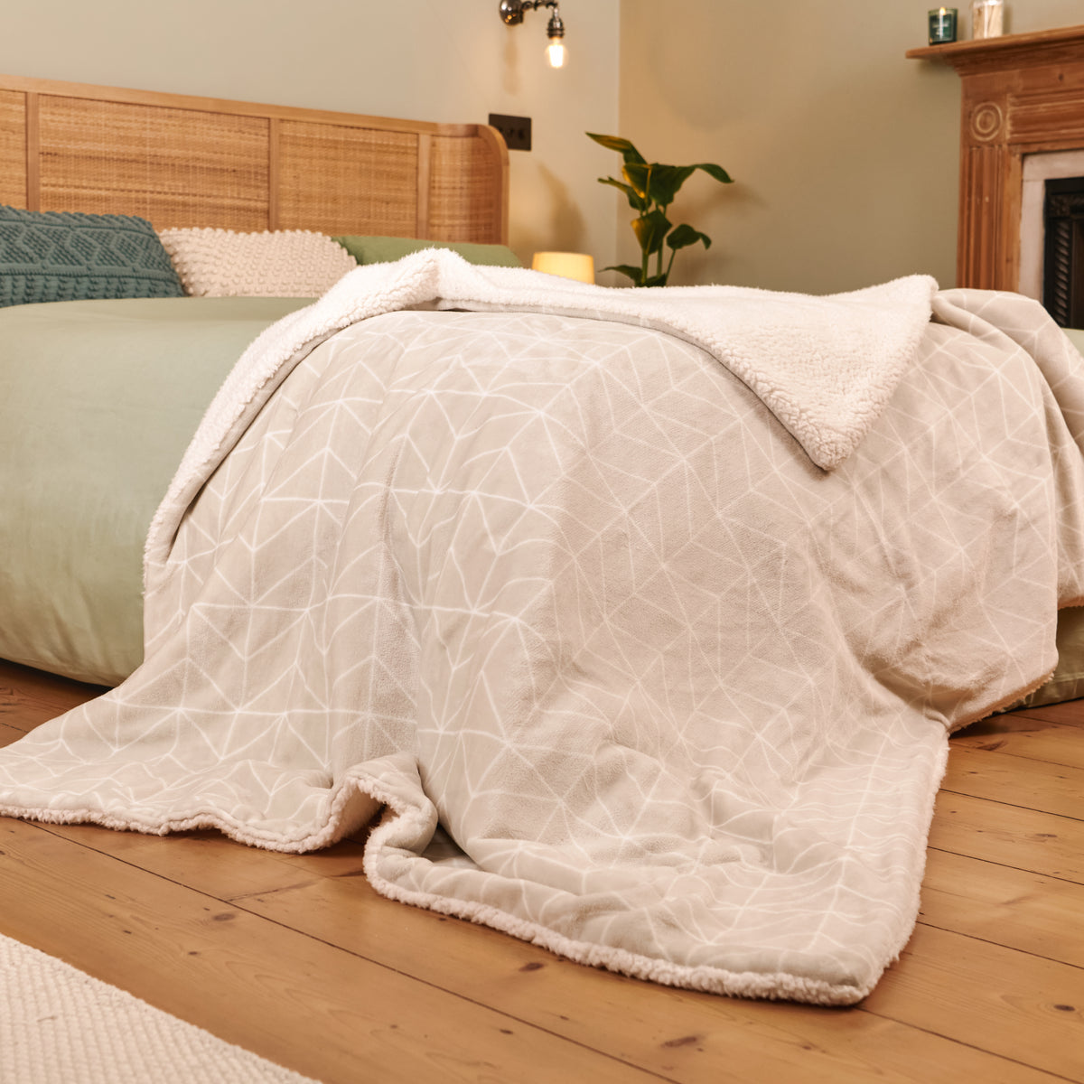 Nap Time Warming Sherpa Blanket - Beige