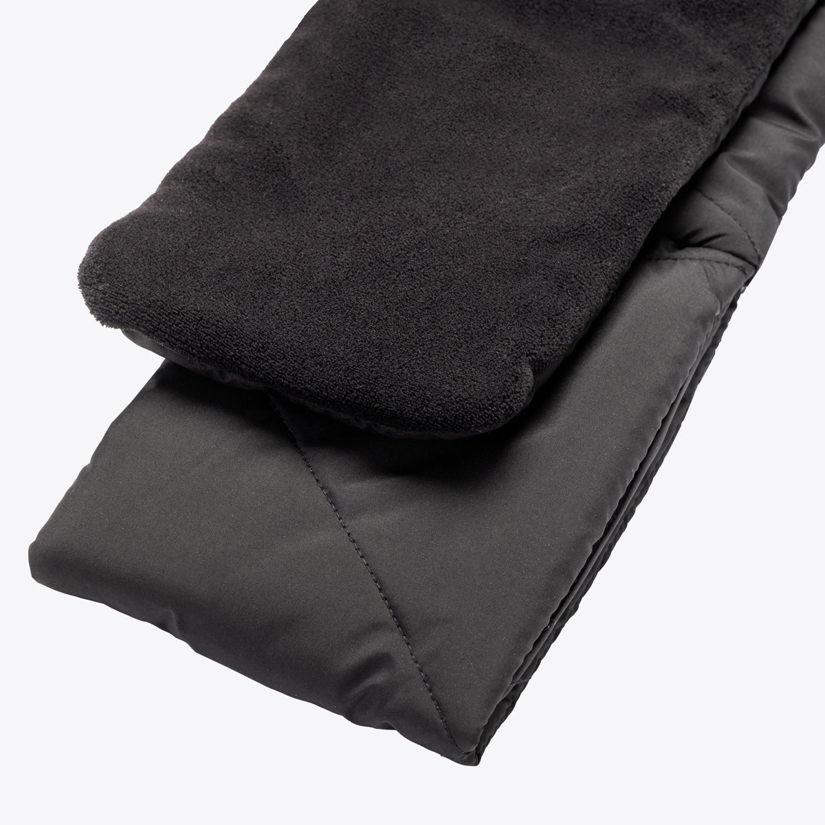 Cordless Heat on the Go Puffer Scarf Black