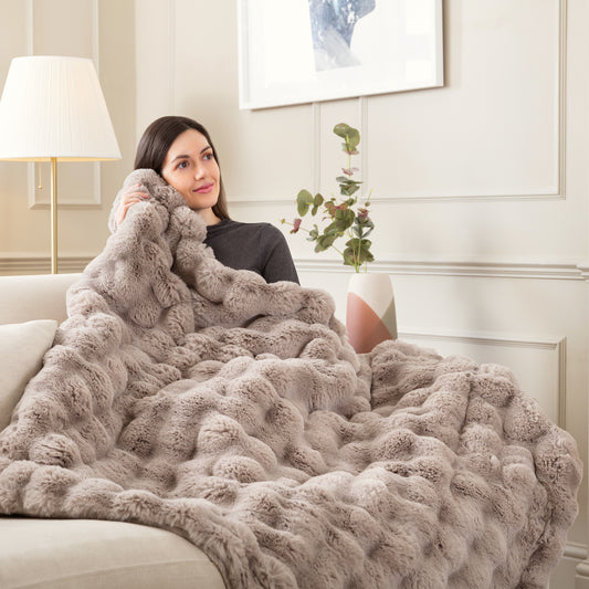 Hygge Days Luxury Faux Fur Warming Throw Cloudy Supersoft Mocha