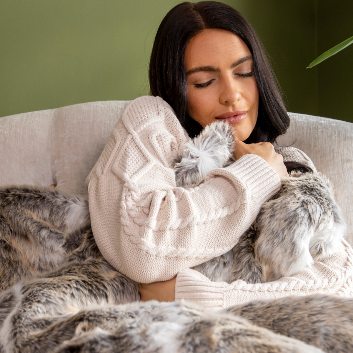 Hygge Days Luxury Faux Fur Warming Throw - Alaskan Husky Print