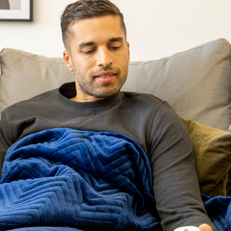 Deluxe Velvet Herringbone Heated Throw Navy Blue DreamlandUK