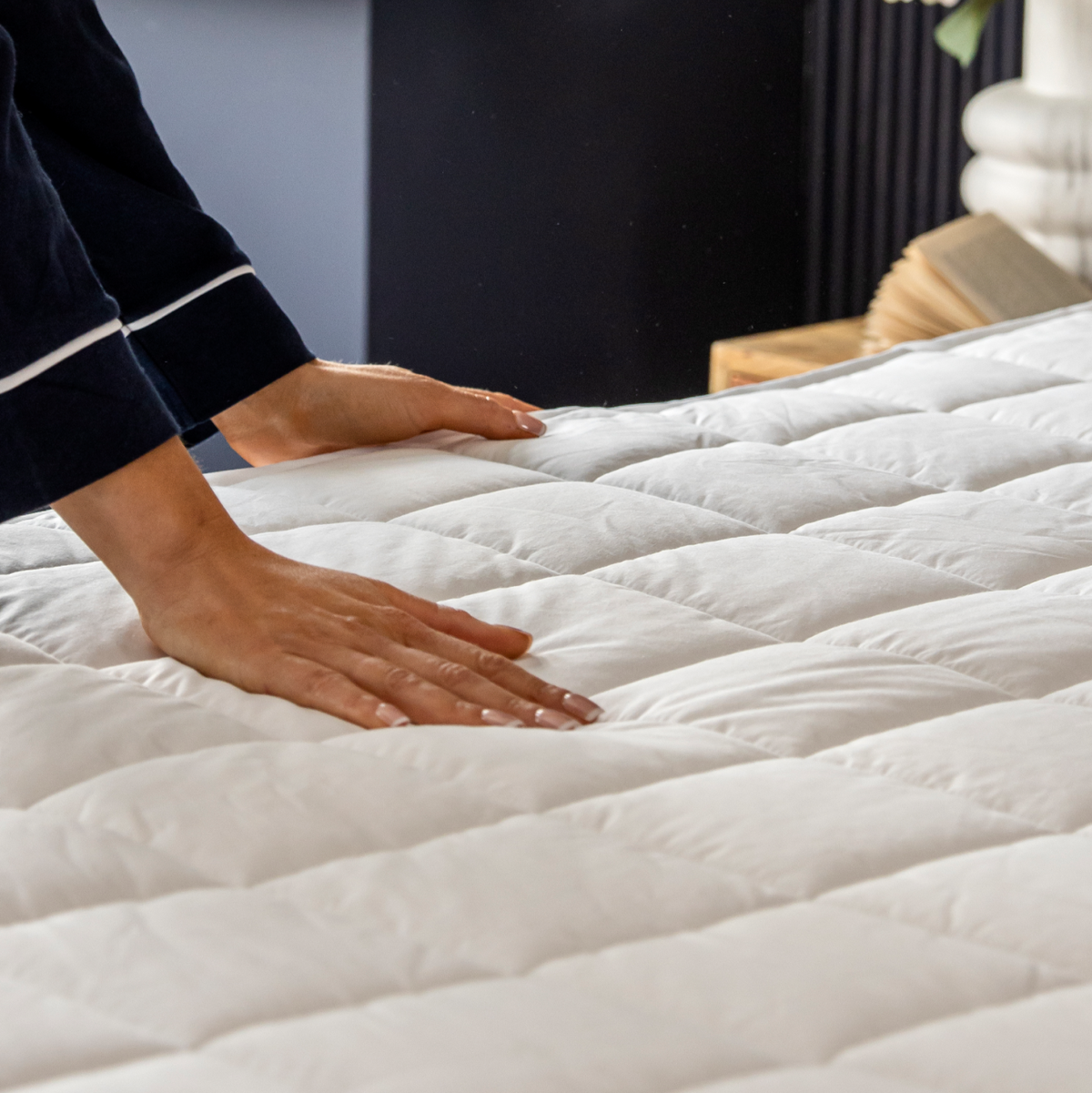 Snowed In Organic Cotton Warming Mattress Protector - King with Dual Controllers