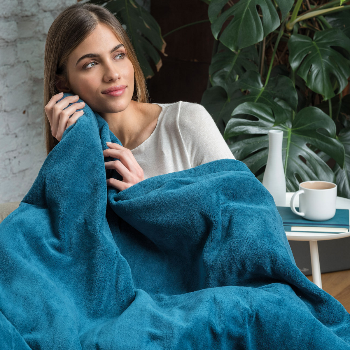 Snuggle Up Electric Warming Throw - Teal